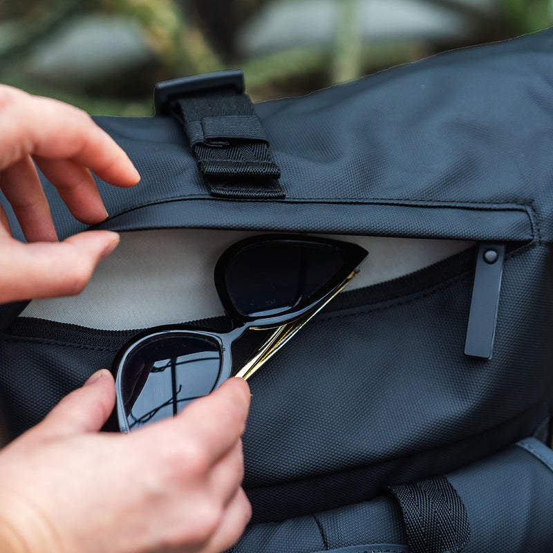 Außentaschen & Brillenfach