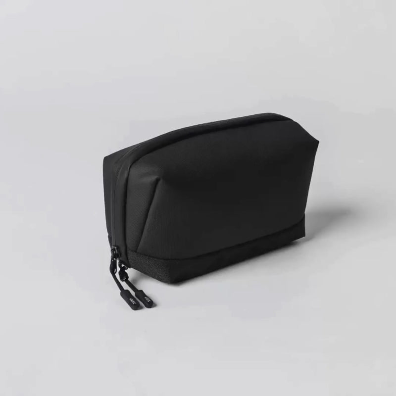 TC_Pure-Black_02